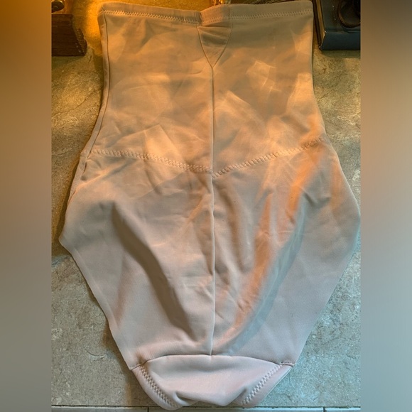 Miraclesuit firm control Highwaist Breif new with tags size Medium - Picture 7 of 10